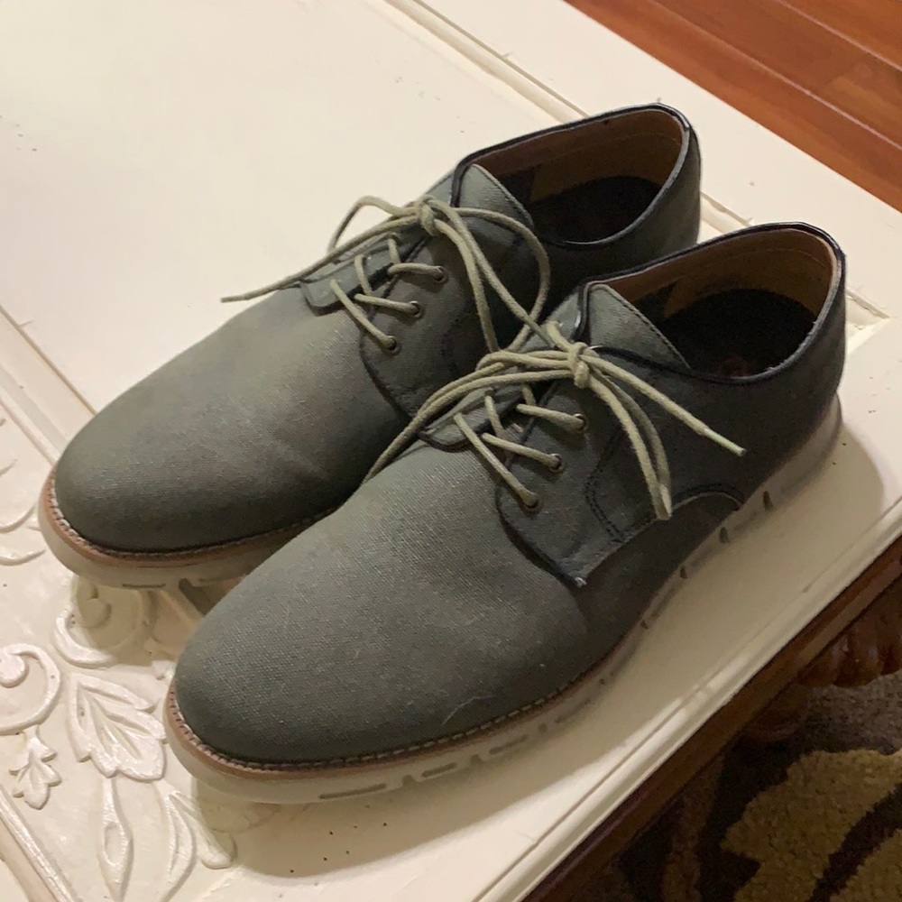 Men’s GBX shoes size 10 med